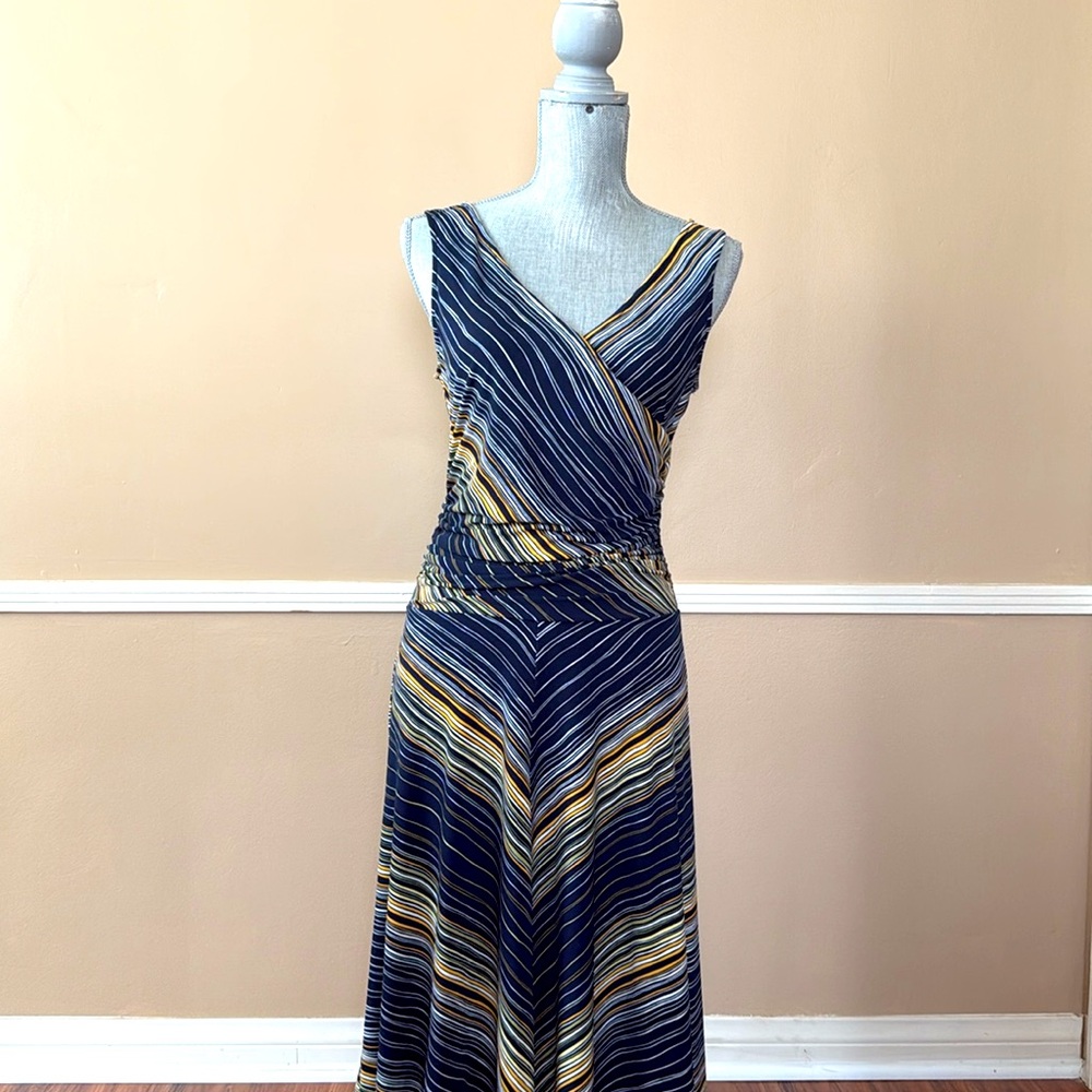 BCBGMAXAZRIA 💙💛 NAVY GOLD STRIPED V-NECK RUSHED MIDI DRESS SIZE MEDIUM 🌟EUC🌟
